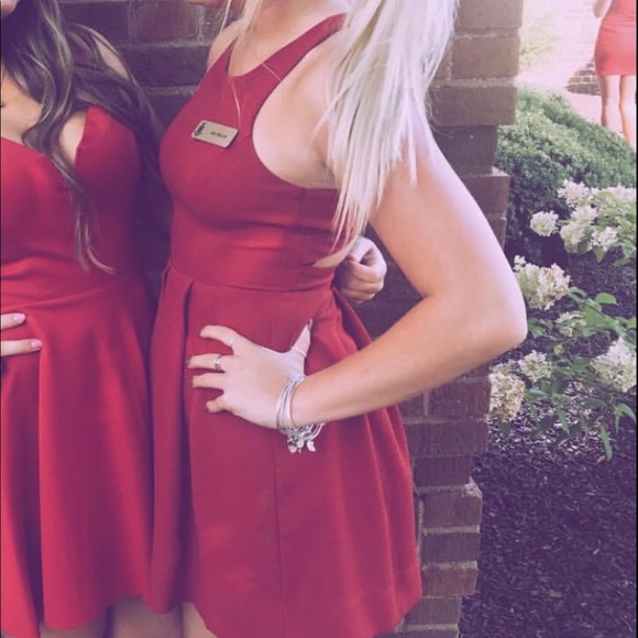 Lulu’s red skater dress - Picture 4 of 4